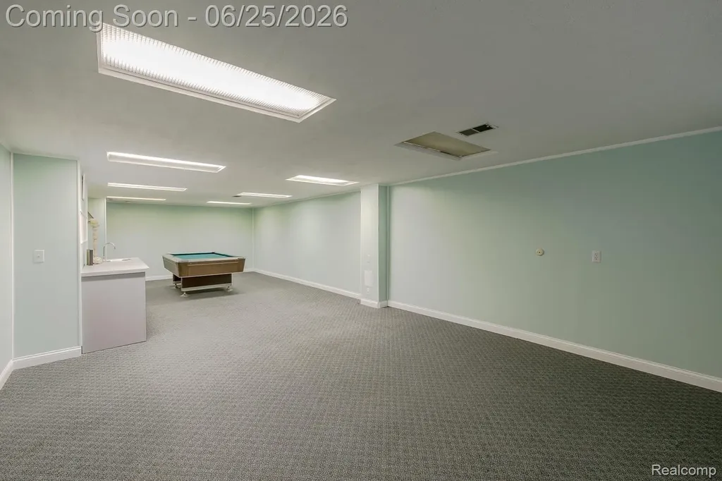 1665 Rosedale Street West Bloomfield Charter Township MI 48324