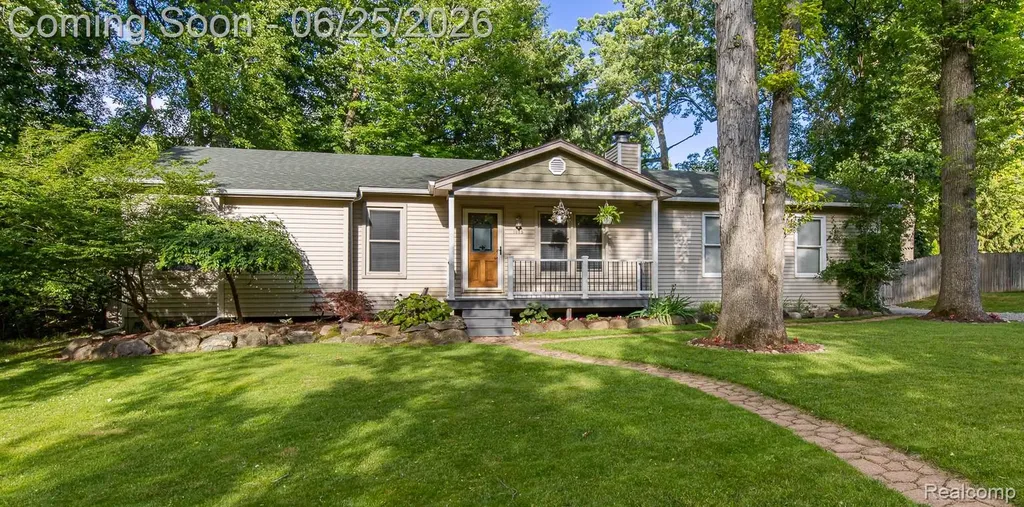 1665 Rosedale Street West Bloomfield Charter Township MI 48324