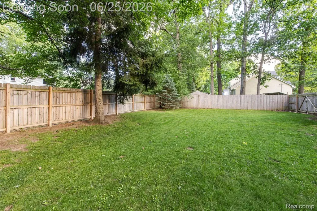 1665 Rosedale Street West Bloomfield Charter Township MI 48324