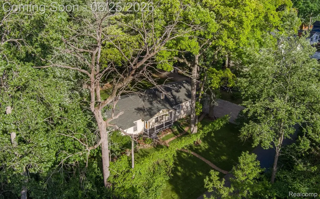 1665 Rosedale Street West Bloomfield Charter Township MI 48324