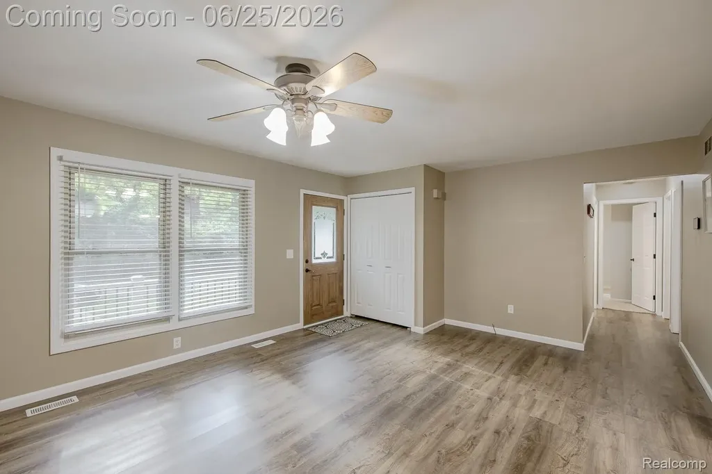 1665 Rosedale Street West Bloomfield Charter Township MI 48324