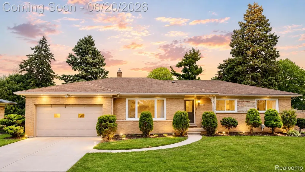 37542 Andrew Drive Sterling Heights City MI 48312