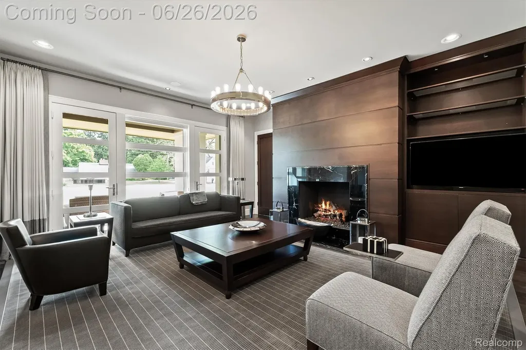30442 S Greenbriar Road Franklin Village MI 48025
