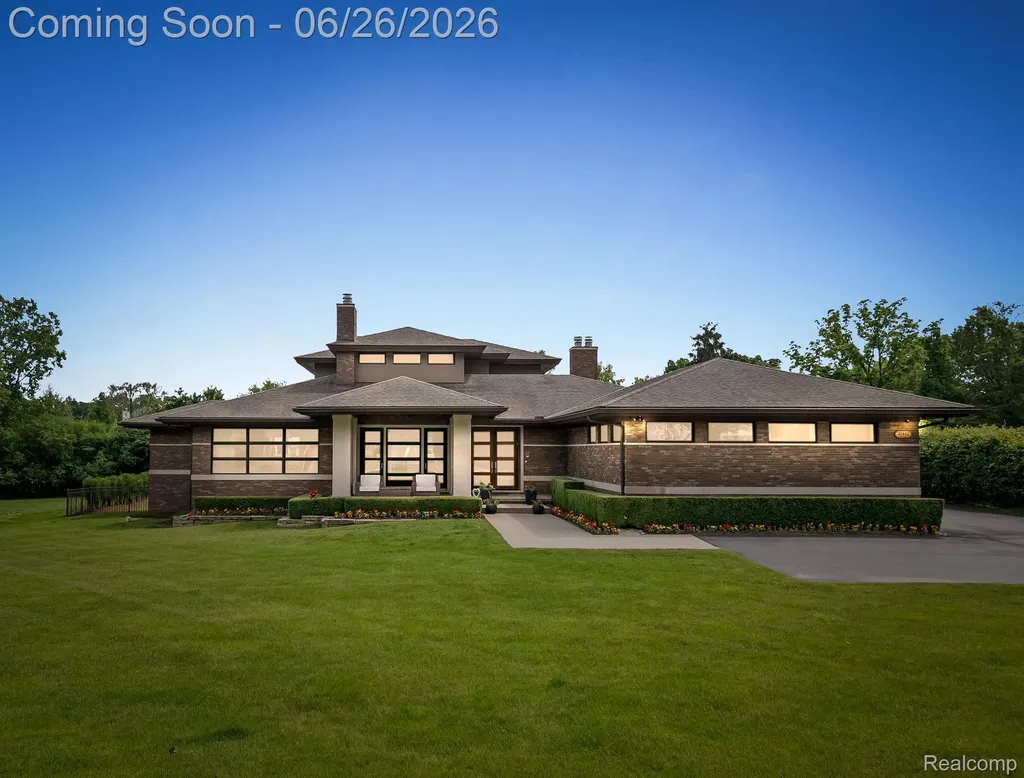 30442 S Greenbriar Road Franklin Village MI 48025