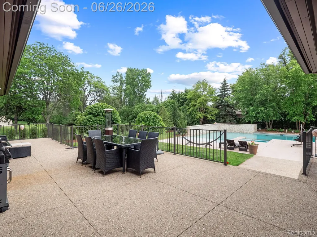 30442 S Greenbriar Road Franklin Village MI 48025