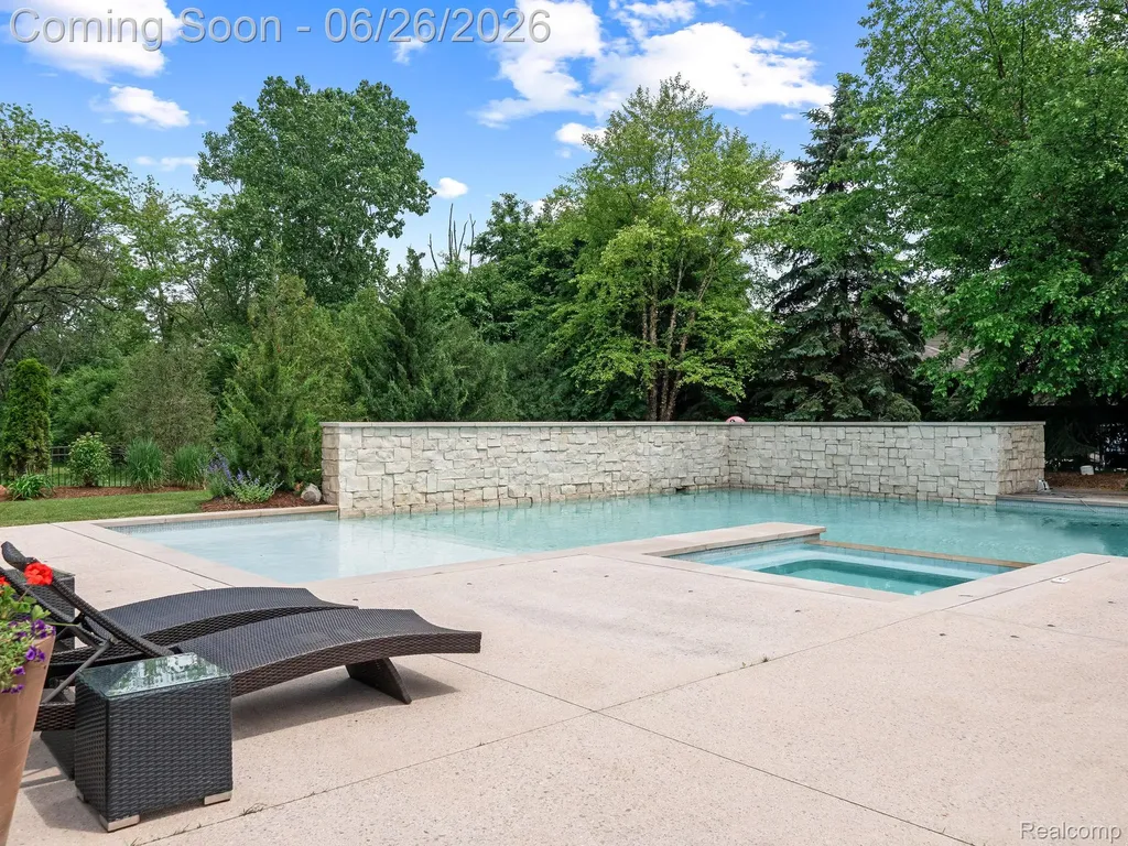 30442 S Greenbriar Road Franklin Village MI 48025