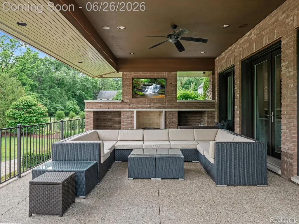 30442 S Greenbriar Road Franklin Village MI 48025
