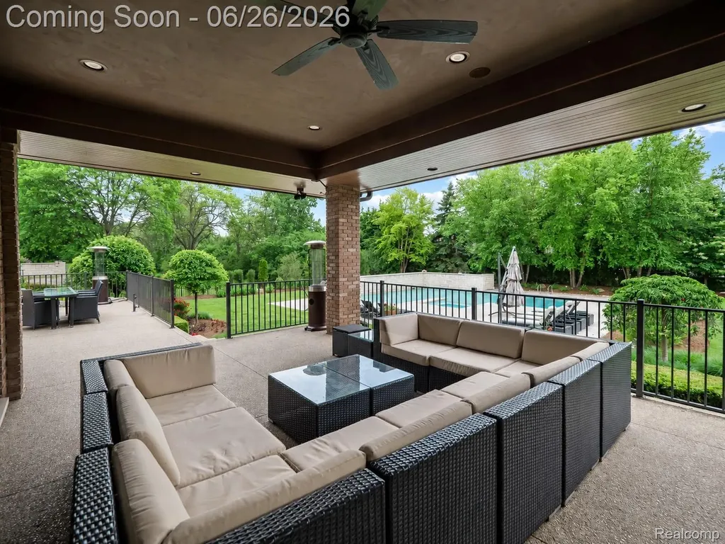 30442 S Greenbriar Road Franklin Village MI 48025