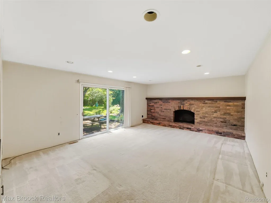 4259 Savoie Trail West Bloomfield Charter Township MI 48323