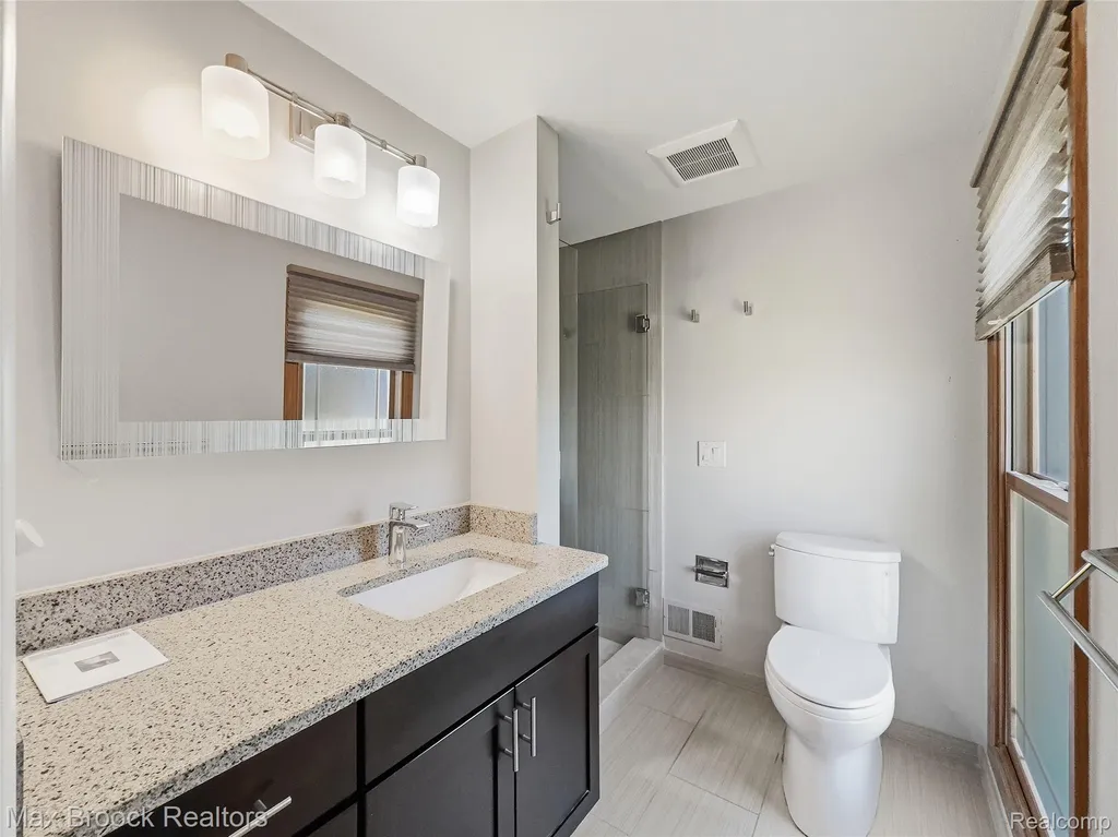 4259 Savoie Trail West Bloomfield Charter Township MI 48323