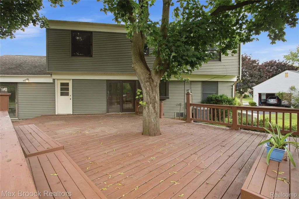 4259 Savoie Trail West Bloomfield Charter Township MI 48323