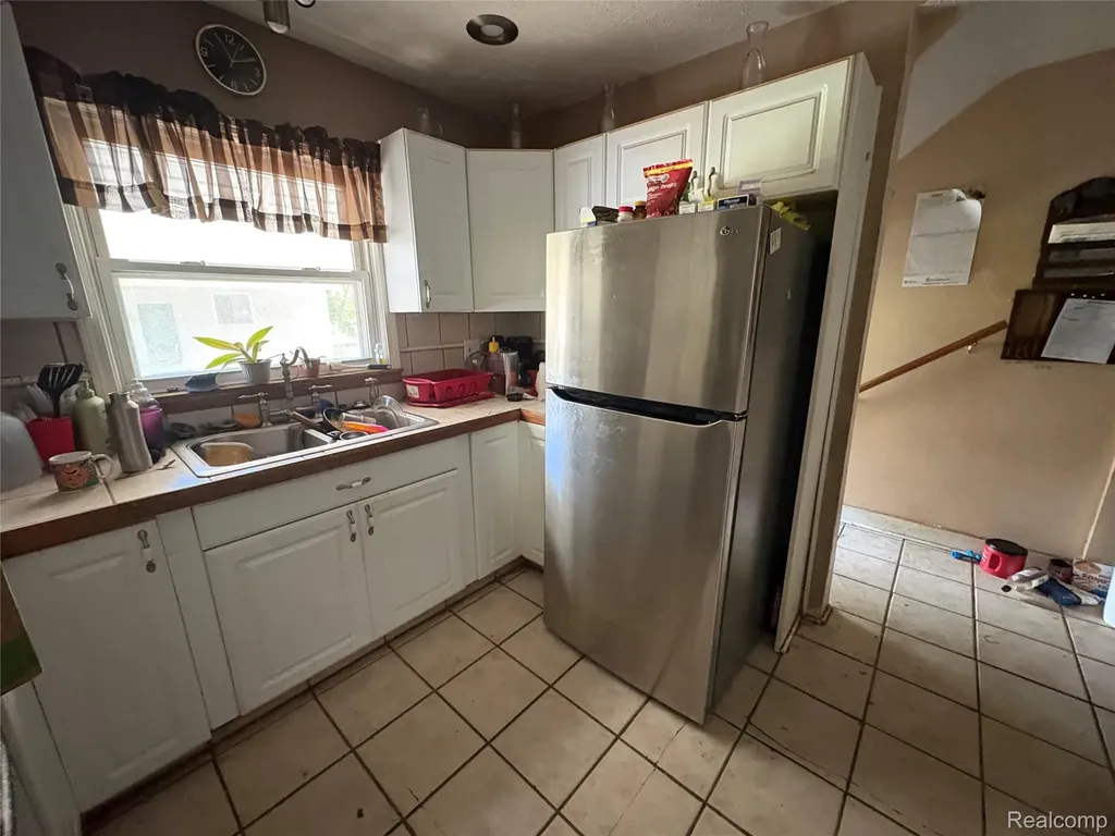 818 Loa Street Lansing City MI 48910