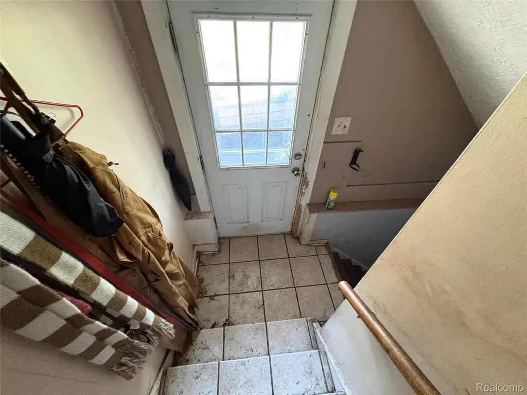 818 Loa Street Lansing City MI 48910