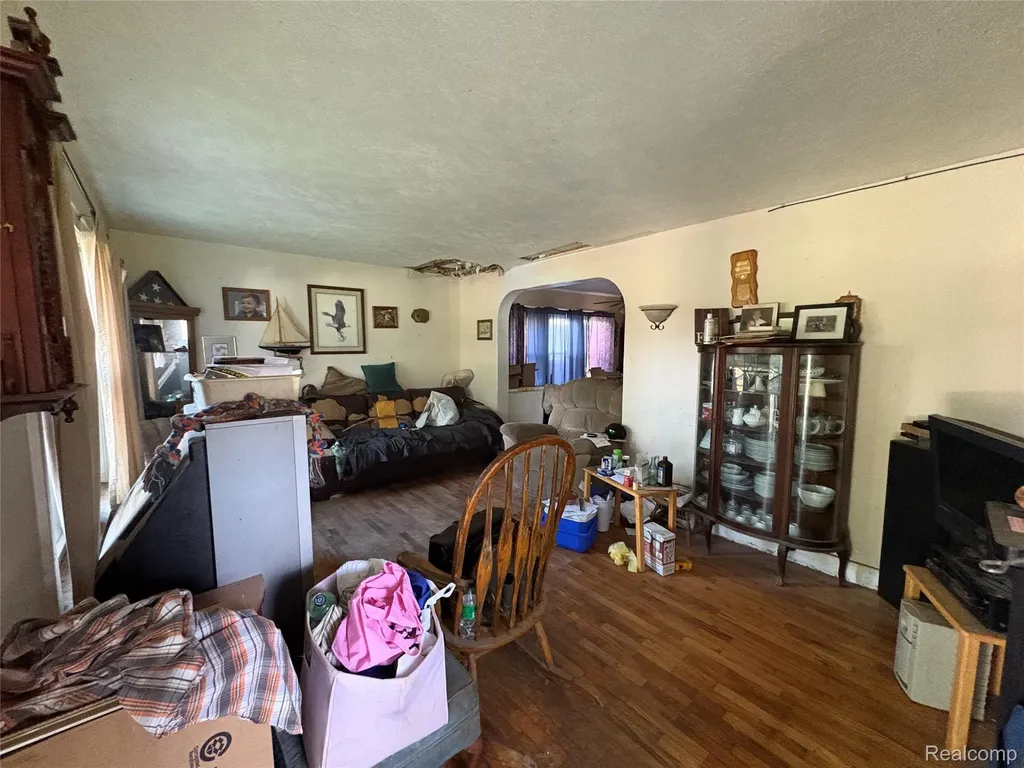 818 Loa Street Lansing City MI 48910