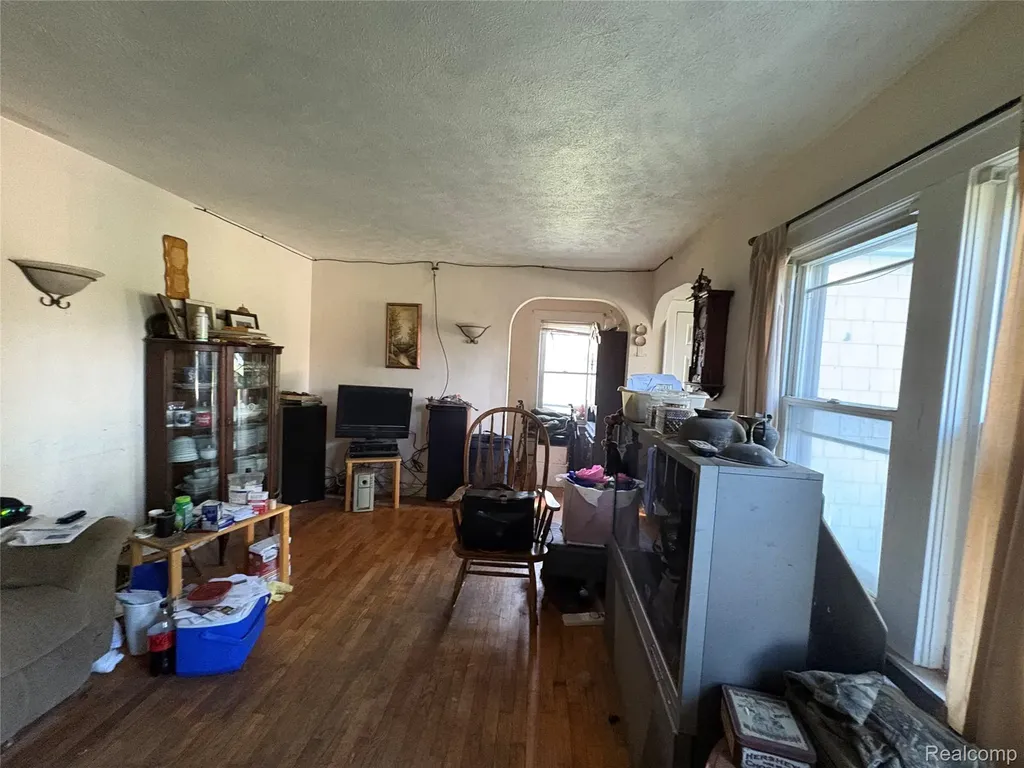 818 Loa Street Lansing City MI 48910