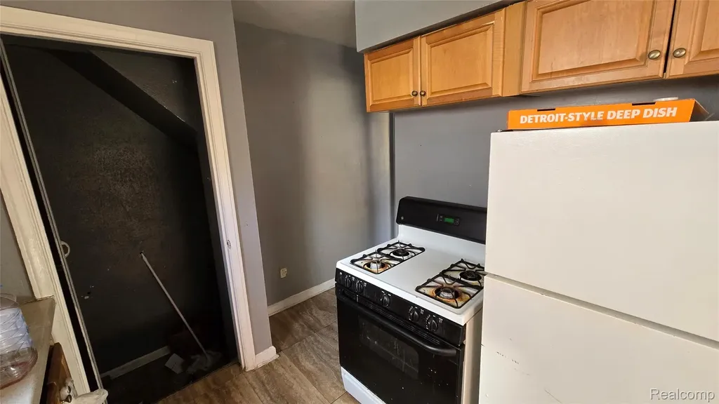 20553 Strasburg Street Detroit City MI 48205