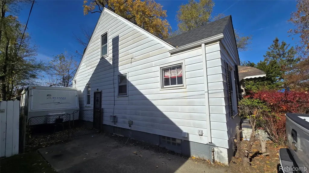 20553 Strasburg Street Detroit City MI 48205