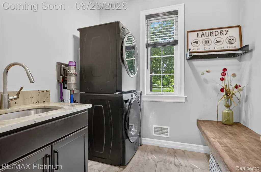 201 Mystic Meadows Court Hartland Township MI 48843