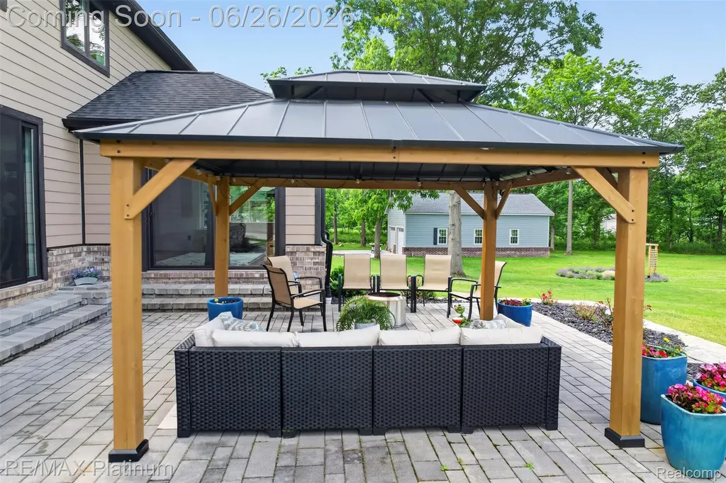 201 Mystic Meadows Court Hartland Township MI 48843