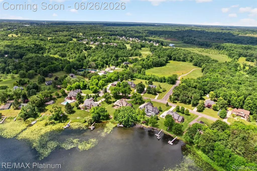 201 Mystic Meadows Court Hartland Township MI 48843