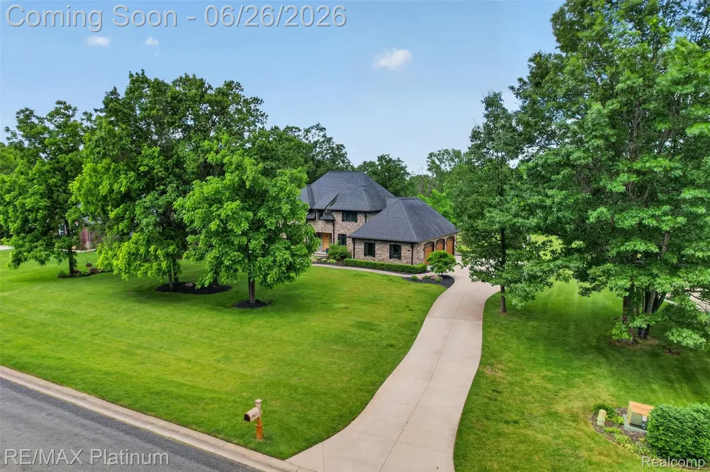201 Mystic Meadows Court Hartland Township MI 48843