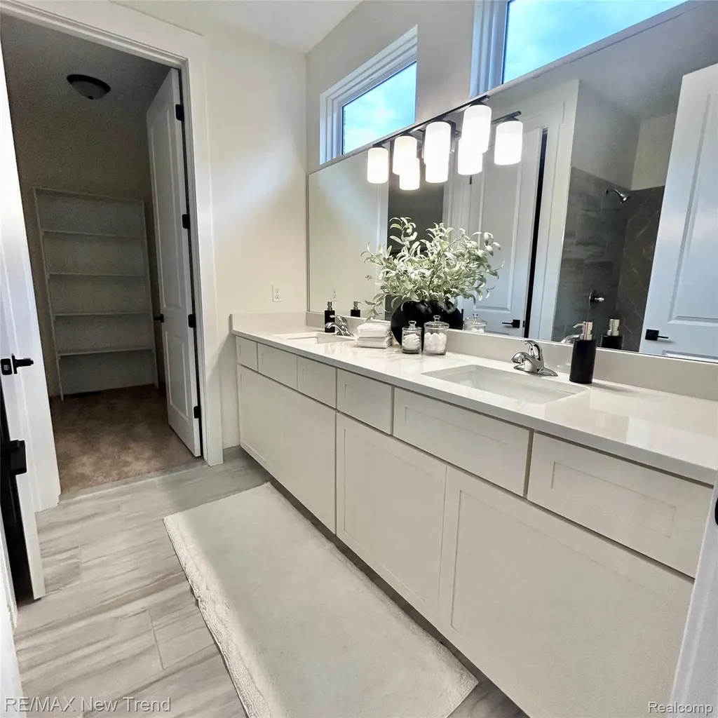 7832 Trailside Court West Bloomfield Charter Township MI 48323