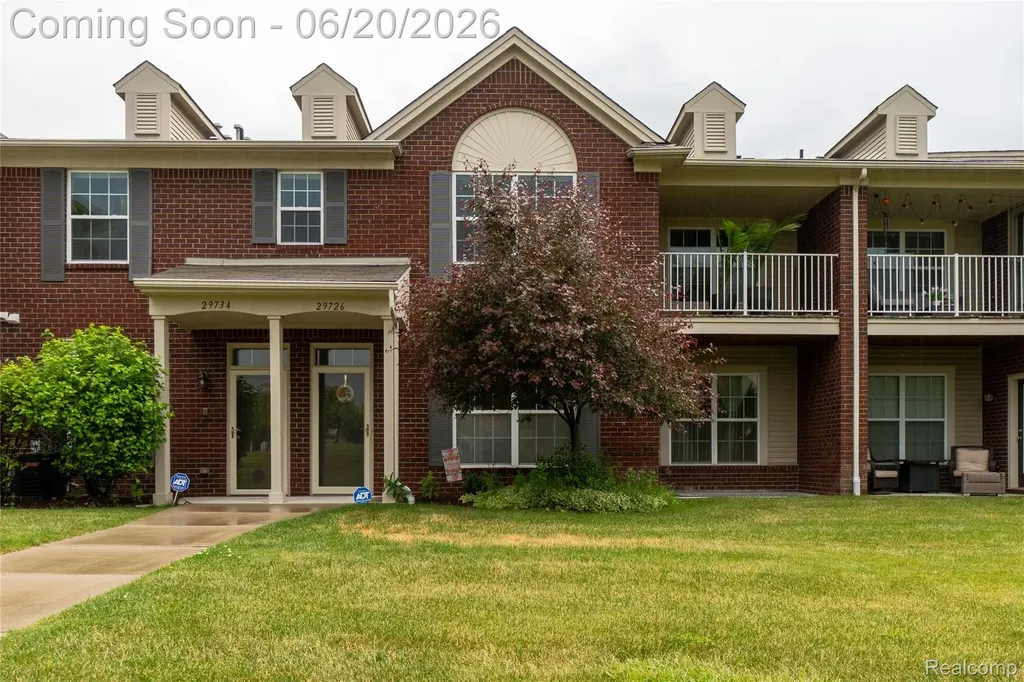 29726 Fox Run Circle Warren City MI 48092