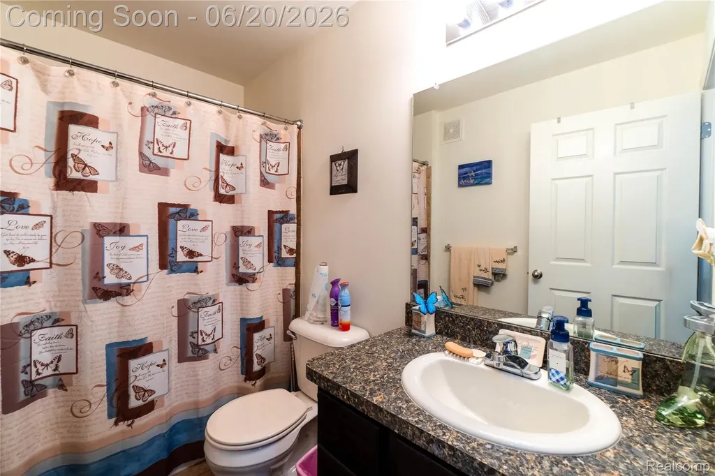 29726 Fox Run Circle Warren City MI 48092