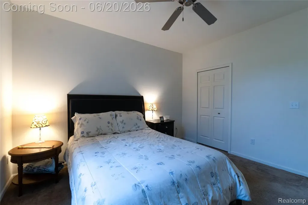 29726 Fox Run Circle Warren City MI 48092