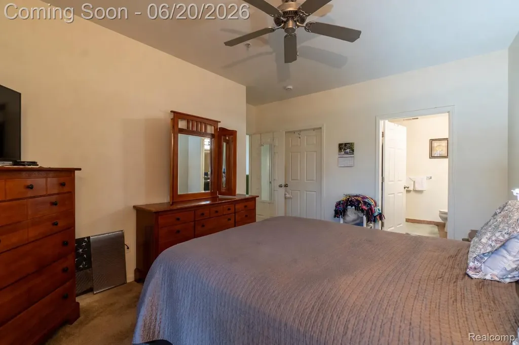 29726 Fox Run Circle Warren City MI 48092