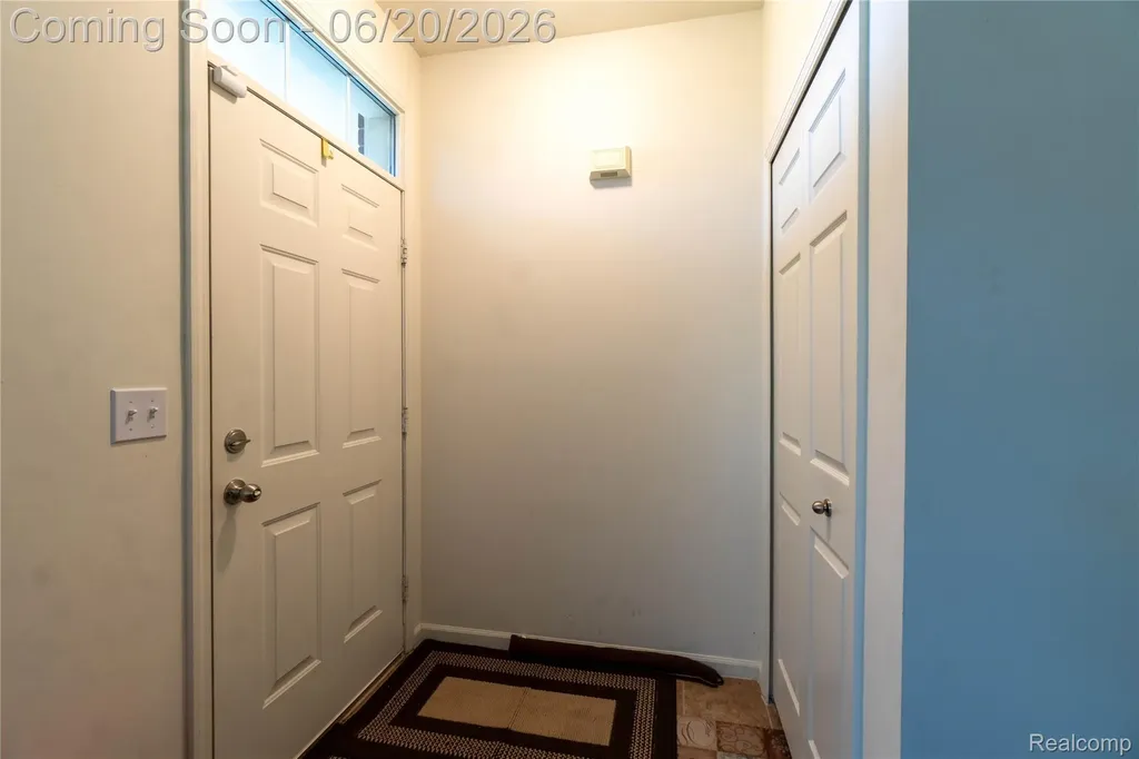 29726 Fox Run Circle Warren City MI 48092