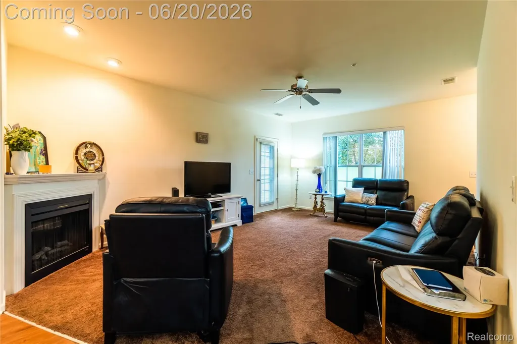 29726 Fox Run Circle Warren City MI 48092