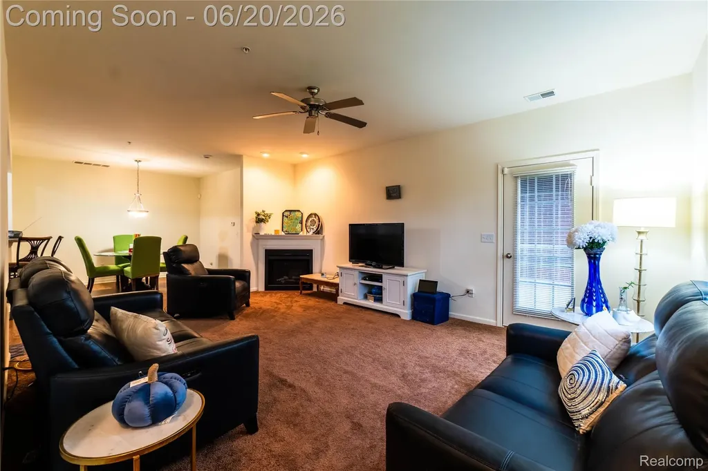29726 Fox Run Circle Warren City MI 48092