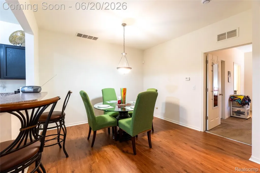 29726 Fox Run Circle Warren City MI 48092