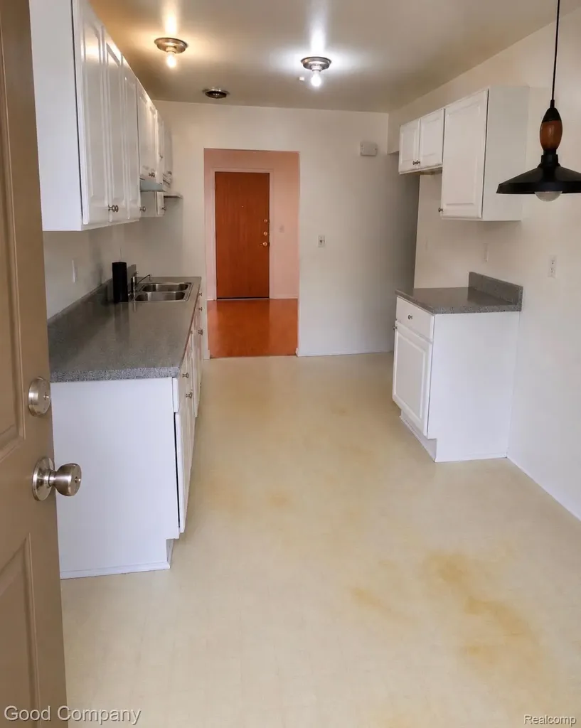 8401 18 Mile Road Sterling Heights City MI 48313