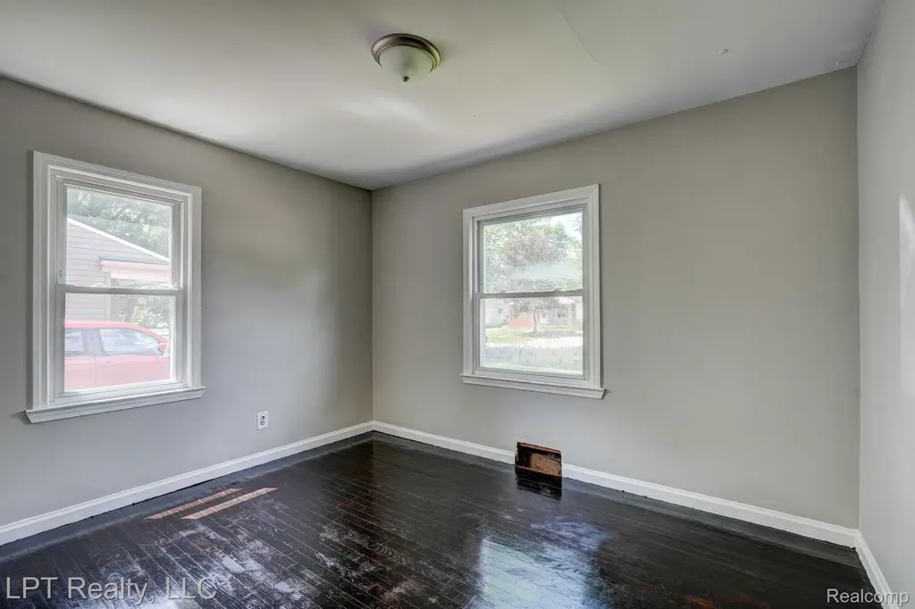 23038 Violet Street Farmington City MI 48336