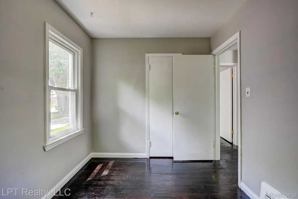 23038 Violet Street Farmington City MI 48336