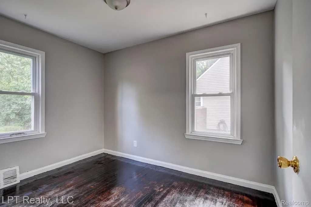 23038 Violet Street Farmington City MI 48336