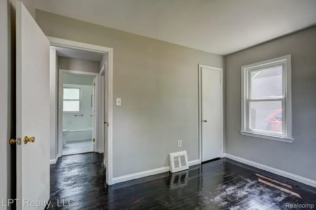 23038 Violet Street Farmington City MI 48336