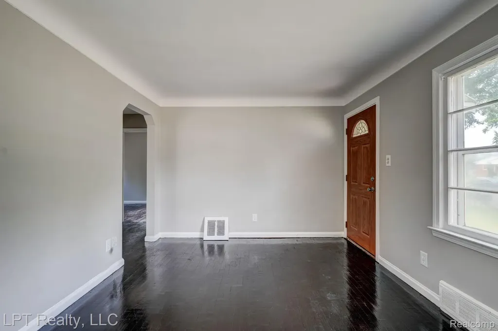23038 Violet Street Farmington City MI 48336