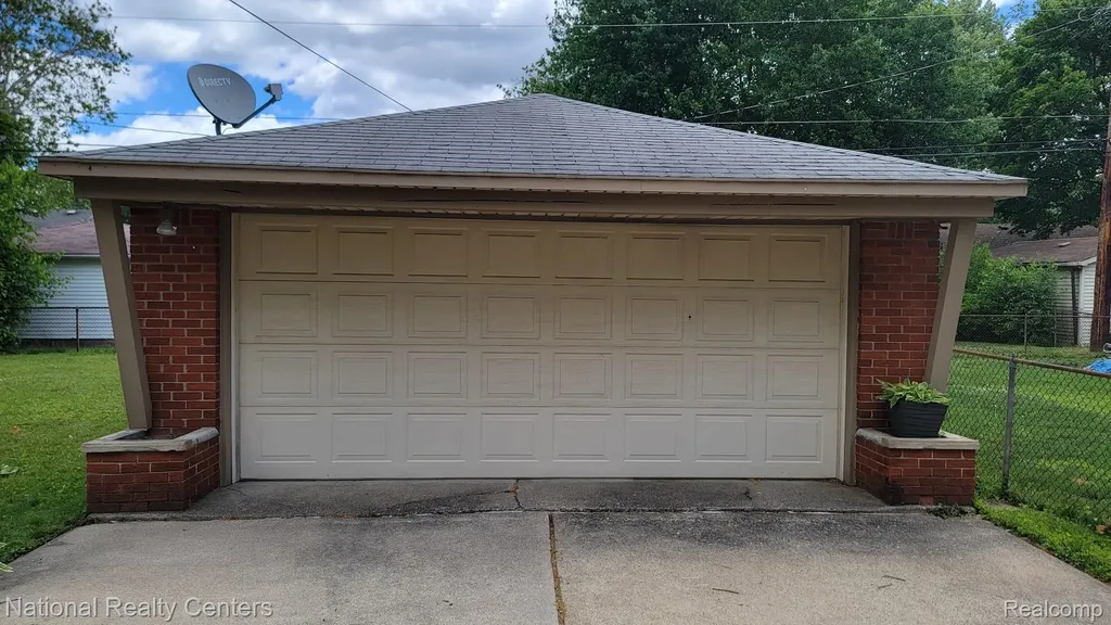 9030 Hemingway Redford Charter Township MI 48239
