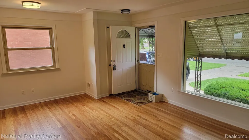 9030 Hemingway Redford Charter Township MI 48239