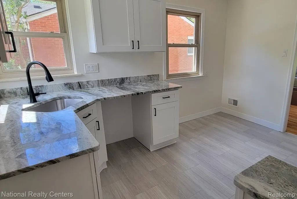 9030 Hemingway Redford Charter Township MI 48239