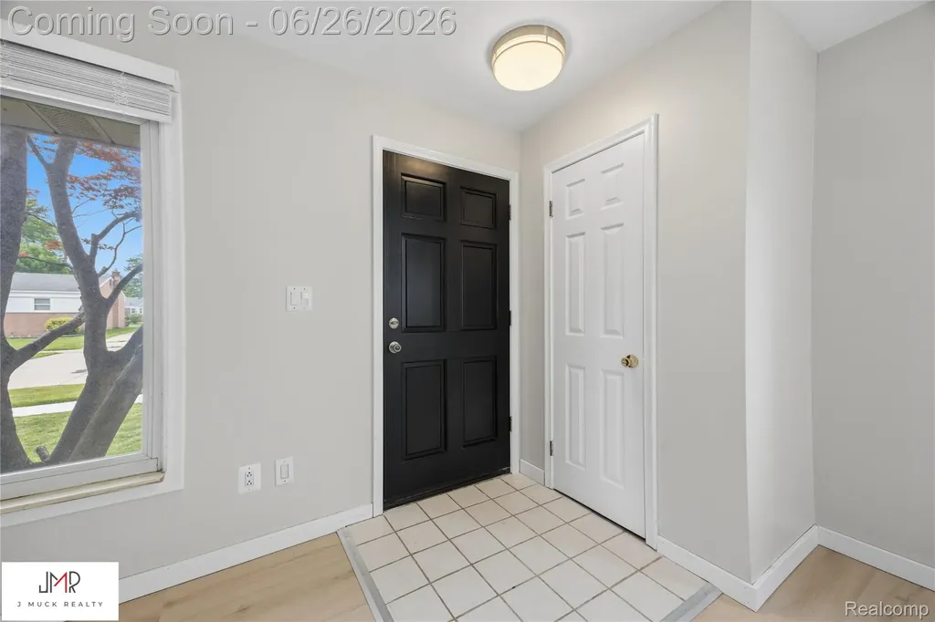 8250 Shari Drive Westland City MI 48185