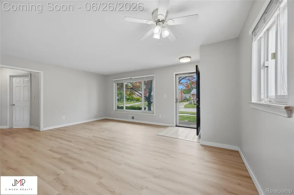 8250 Shari Drive Westland City MI 48185