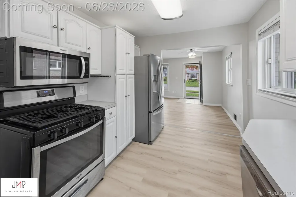 8250 Shari Drive Westland City MI 48185