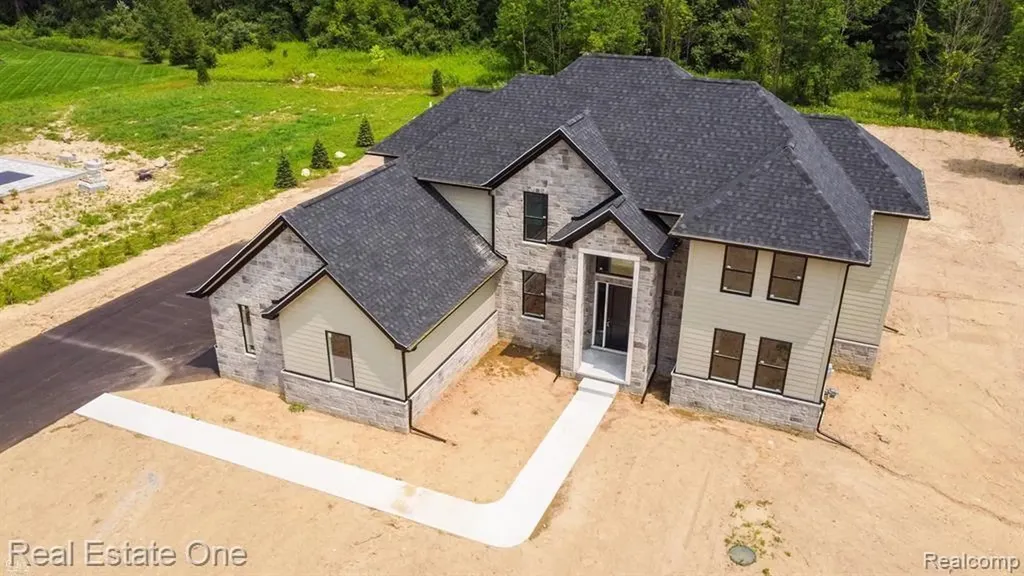 2910 Loon Drive Wixom City MI 48393