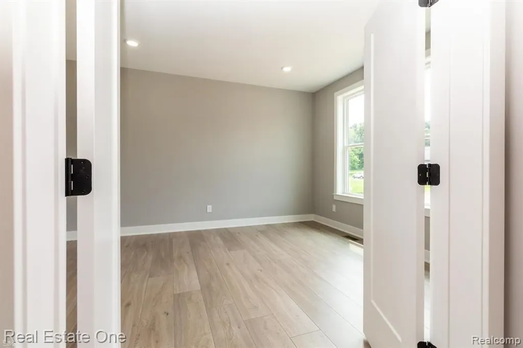 2910 Loon Drive Wixom City MI 48393