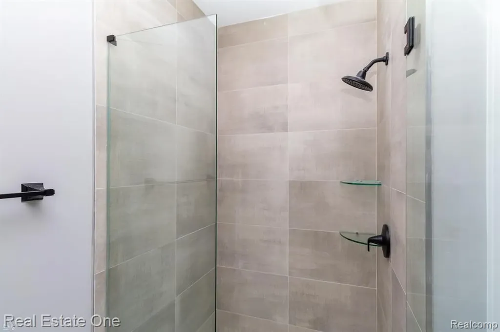 2910 Loon Drive Wixom City MI 48393