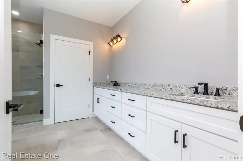 2910 Loon Drive Wixom City MI 48393